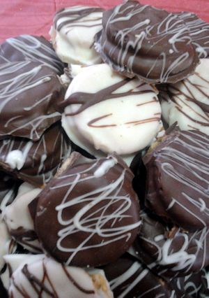 A picture of Ritz Cracker Candy.