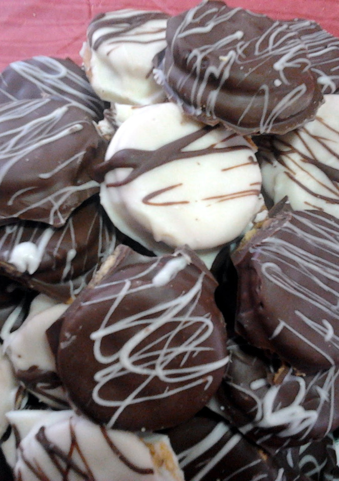 A picture of Ritz Cracker Candy.