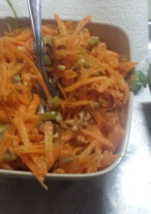 A picture of Carrot salad.