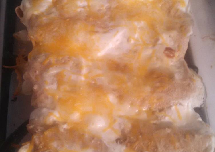 Recipe of Yummy Salsa Verde chicken enchiladas