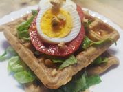 Una foto de waffle de harina integral