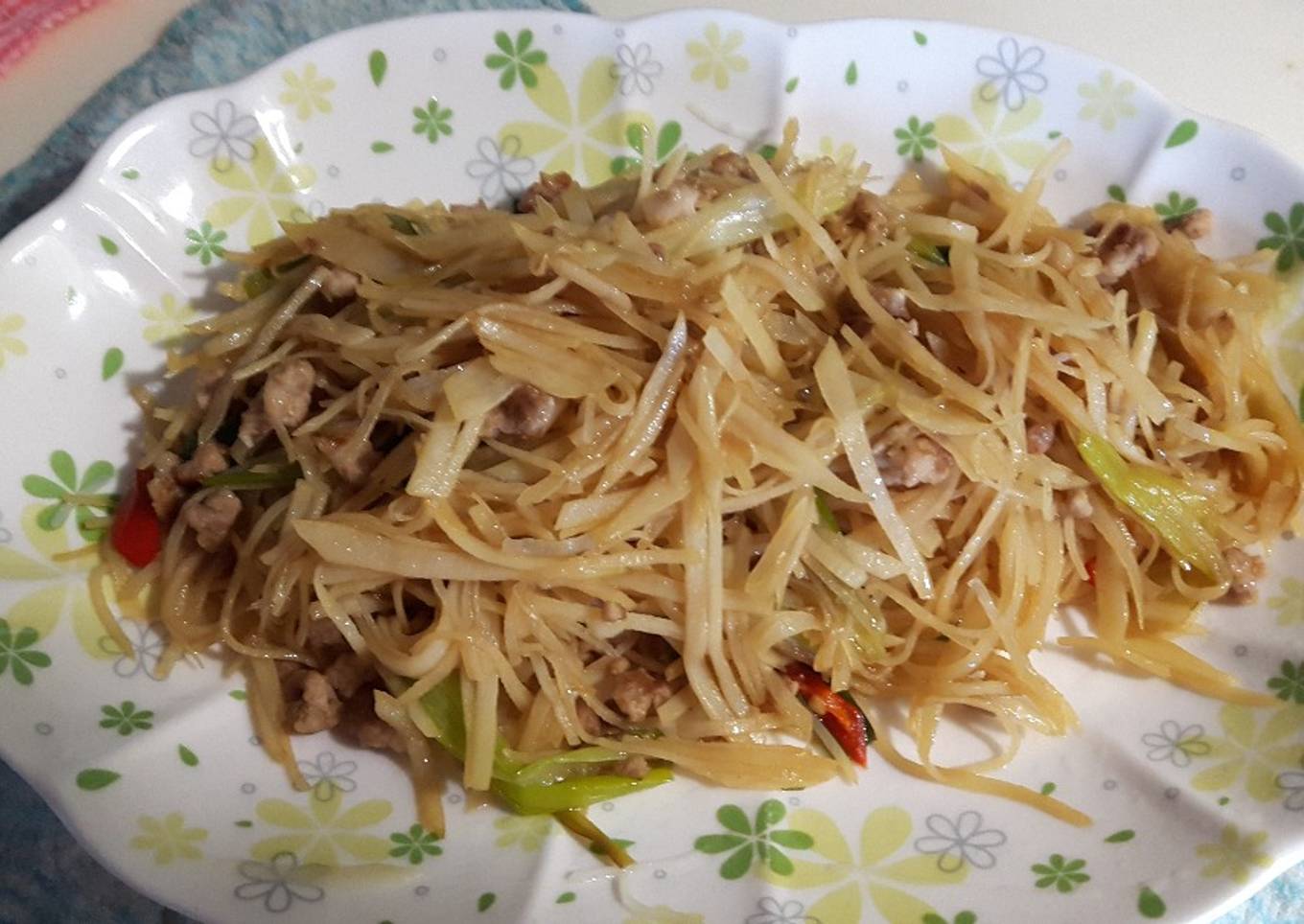Kentang daging babi