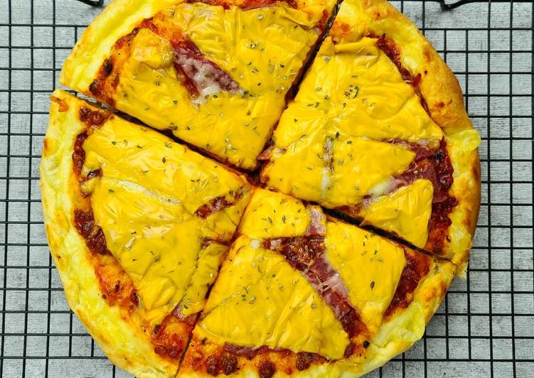 Cara Gampang Membuat Pizza Homemade Toping suka-suka, Sempurna