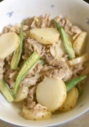 A picture of Extremely Quick! Pork, Nagaimo Yams, and Okra Stir Fry with Mentsuyu and Mayonnaise.