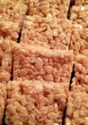 A picture of Rice Krispies Treats.