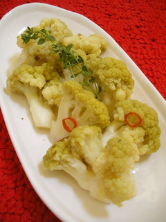 A picture of Easy Pickled Cauliflower.