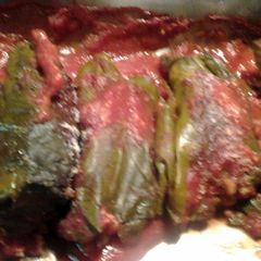 A picture of stuffed grape leaves (beef).