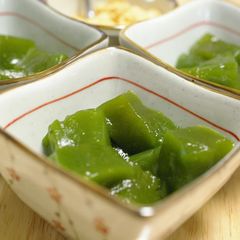 A picture of Katakuriko Matcha Warabi Mochi.