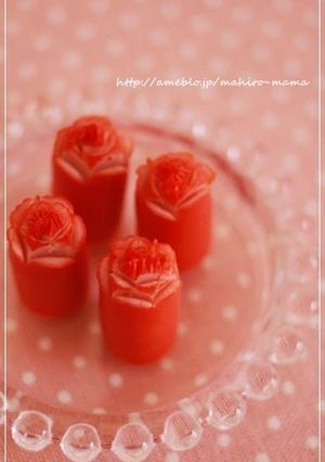 A picture of For Character Bentos Rose-shaped Wiener Sausages.