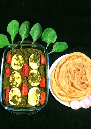 A picture of Egg Palak.