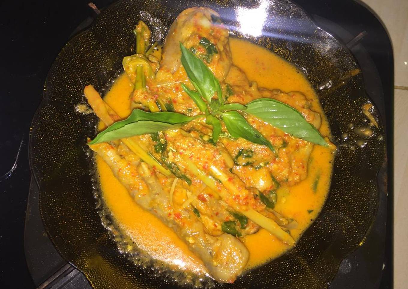 Wajan ayam pedas dengan basil
