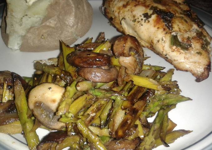 Recipe of Ultimate Sauteed Asparagus with mushrooms and onions