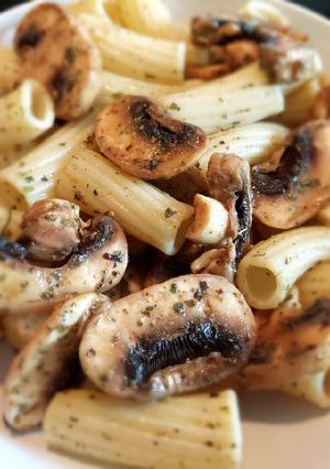A picture of Sig's Mushroom and Pasta Salad.