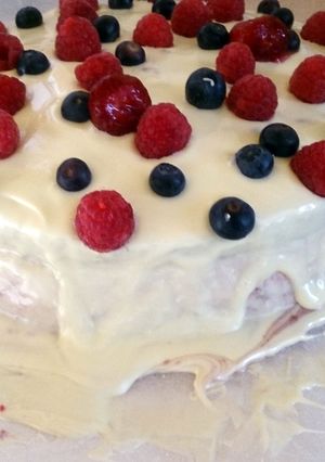 A picture of Berry cake.