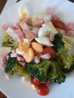 Una foto de Ensalada de brócoli