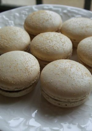 A picture of My Favorite Macarons (Kinako).