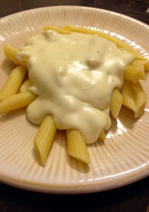 A picture of Yummy Alfredo Sauce.