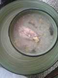 Sopas de perejil y pollo