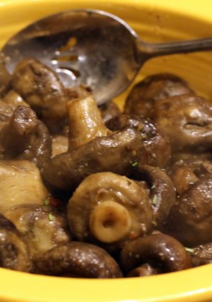 A picture of Crockpot Ranch Mushrooms.