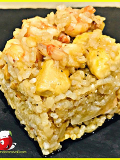 Una foto de Salteado de arroz con pollo y gambas