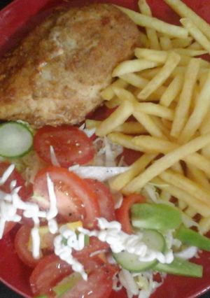 A picture of My Fried Chicken and French Fries 😃👍.