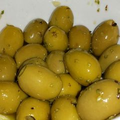 A picture of Olives in Olive oil.