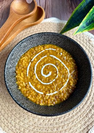 Una foto de Lentejas al curry con topping de yogur