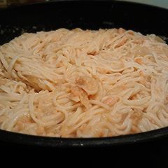 A picture of Shrimp noodles.