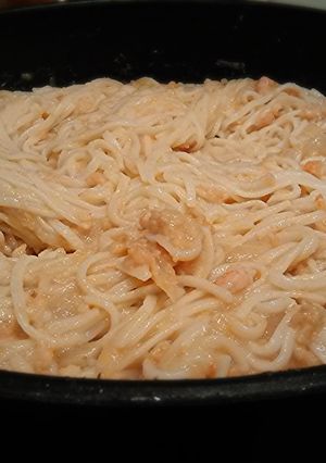 A picture of Shrimp noodles.