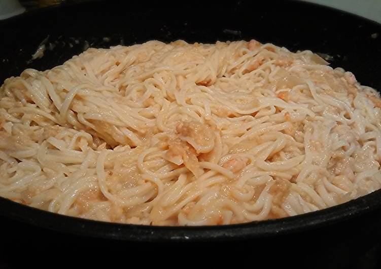 Shrimp noodles