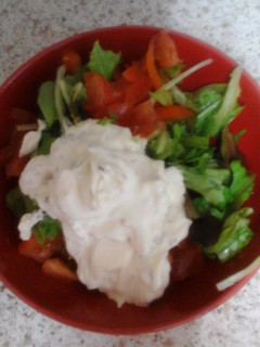 A picture of My Soft Cheese and Tomatoe Salad 😊.