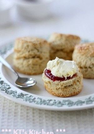 A picture of Basic Scones.