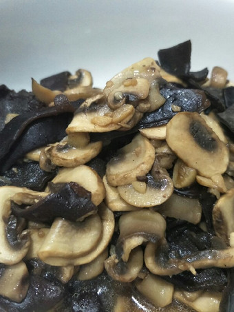 Anti Ribet, Buat Tumis Jamur Kancing dan Jamur Kuping Untuk Pemula