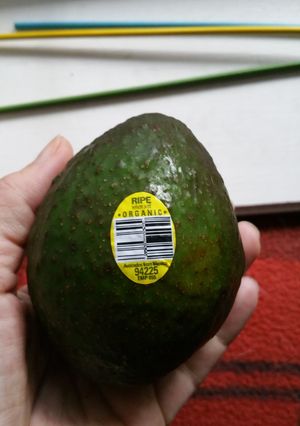 A picture of Avocado ripening tips.