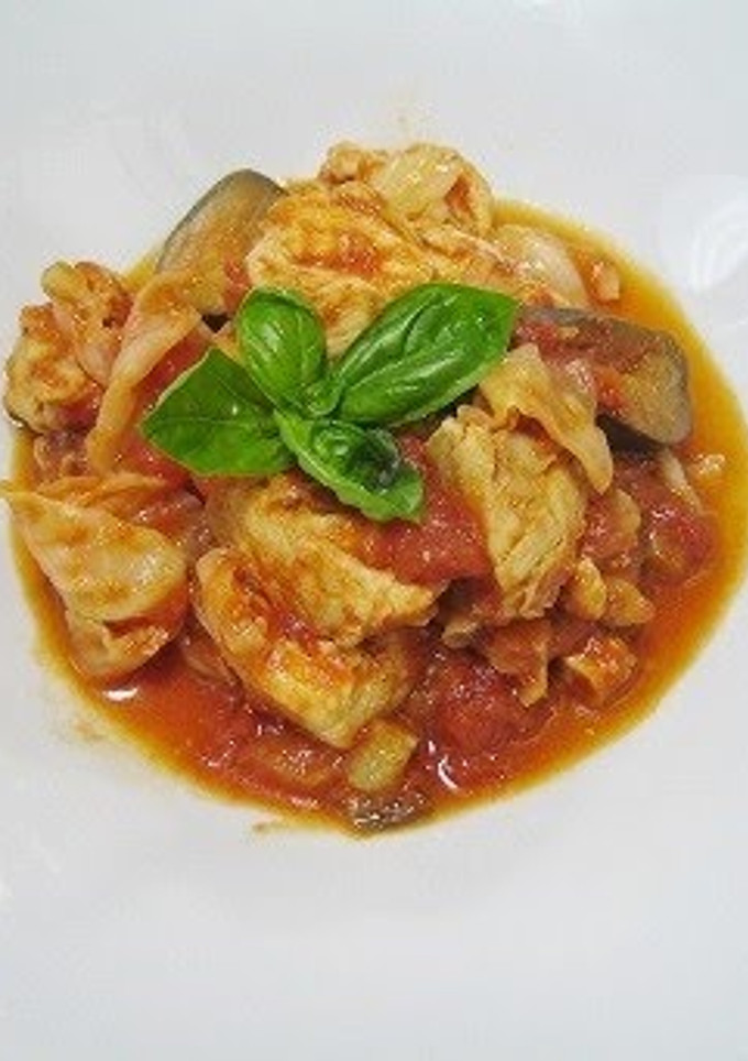 A picture of Chicken & Cabbage with Tomatoes.