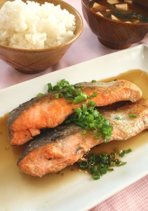 A picture of When You're Tired of Butter-Sautéed Salmon... Refreshing Pan-Fried Salmon.