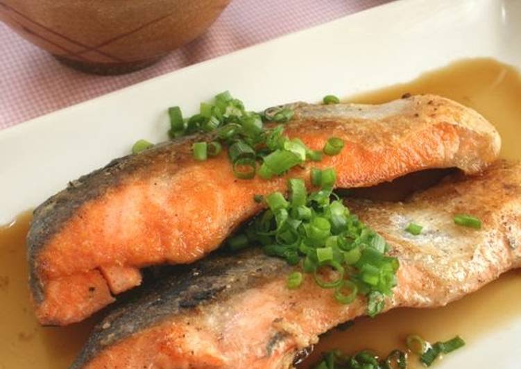 Easiest Way to Prepare Ultimate When You&#39;re Tired of Butter-Sautéed Salmon… Refreshing Pan-Fried Salmon