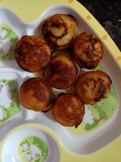 கருப்பட்டி பணியாரம் (Karuppatti paniyaram recipe in tamil) செய்முறை முக்கிய புகைப்படம்