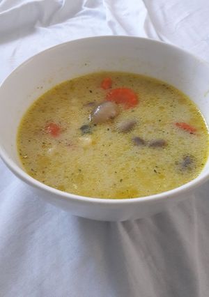 Tejfölös gombaleves gazdagon recept fotója