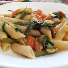 A picture of AMIEs PENNE with VEGETABLEs.