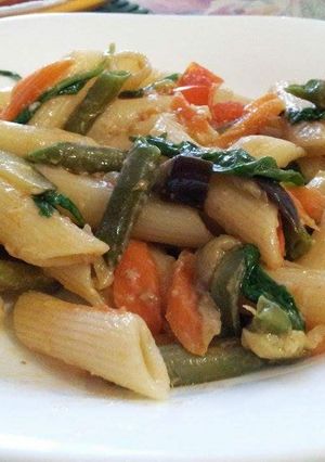 A picture of AMIEs PENNE with VEGETABLEs.