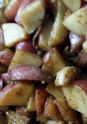 A picture of Seasoned Roasted Potatoes.