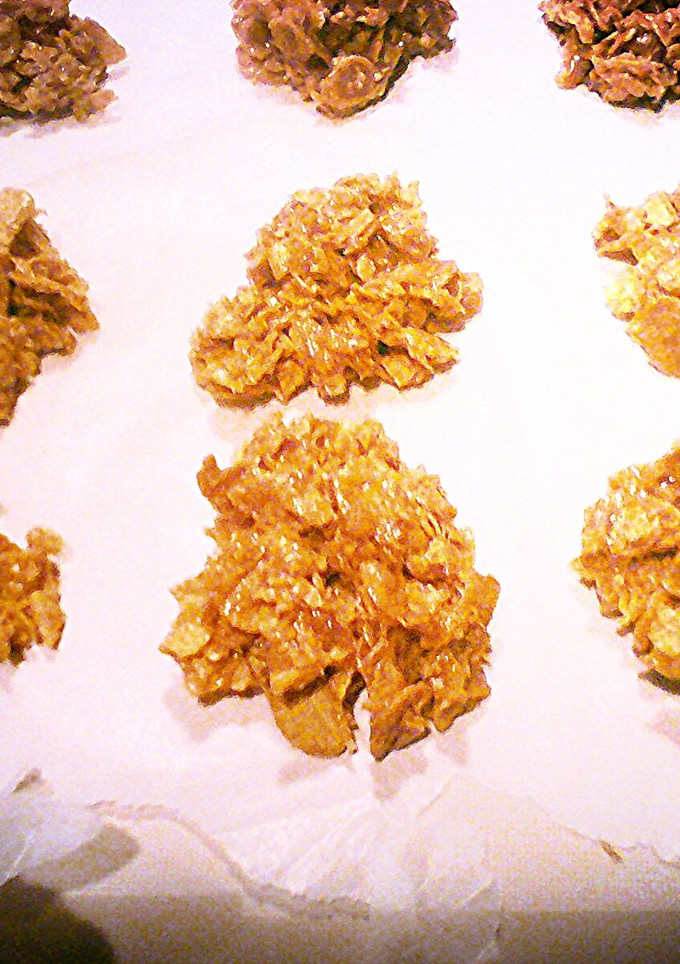 A picture of Peanut Butter Clusters.