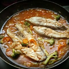 A picture of Lemon Fish and Broccoli Stewed in Butter..