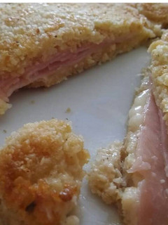 Una foto de Milanesas de soja rellenas de jamón y queso