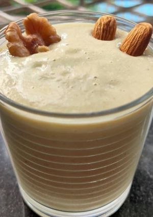 A picture of Banana smoothie.
