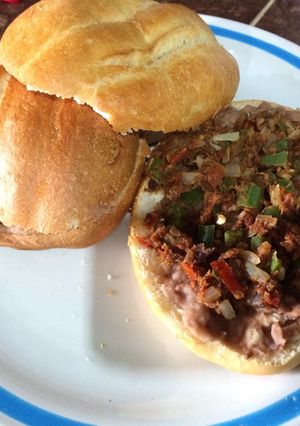 Una foto de Lonches con Carne seca