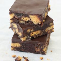 A picture of Vickys Chocolate Tiffin (Fridge Cake), GF DF EF SF NF.