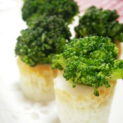 A picture of Hair-sprouted Chikuwa for Bentos [Charaben].