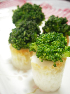 A picture of Hair-sprouted Chikuwa for Bentos [Charaben].